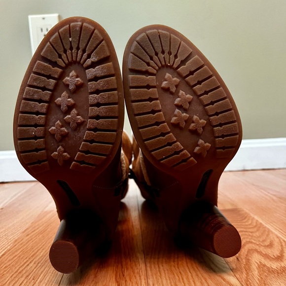 Distressed Buckle Timberland Leather Boots - Picture 4 of 5